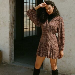 Doen Long Sleeve Floral Print Black Cream
Camden DRESS SABLE HYDE PARK FLORAL S